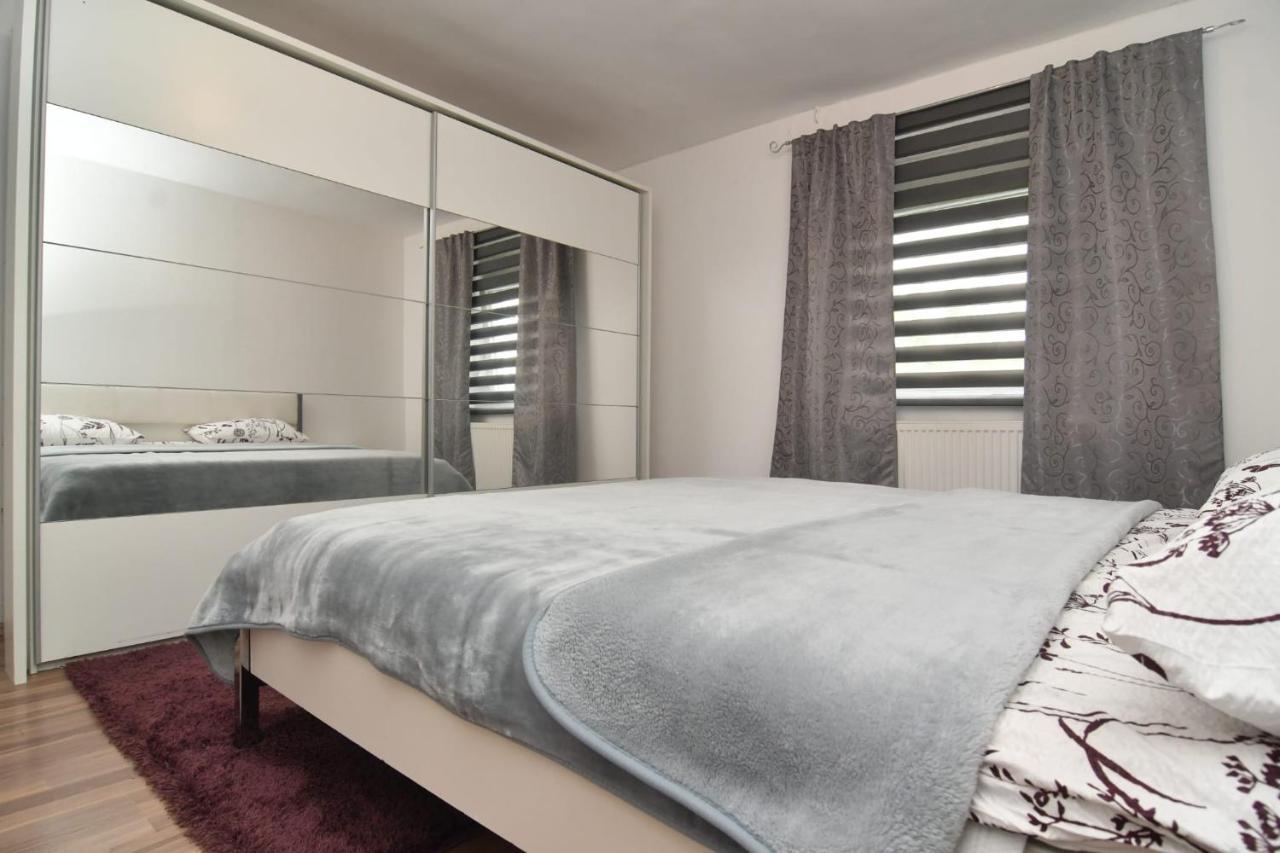 Apartman Gluic Sinj Kültér fotó